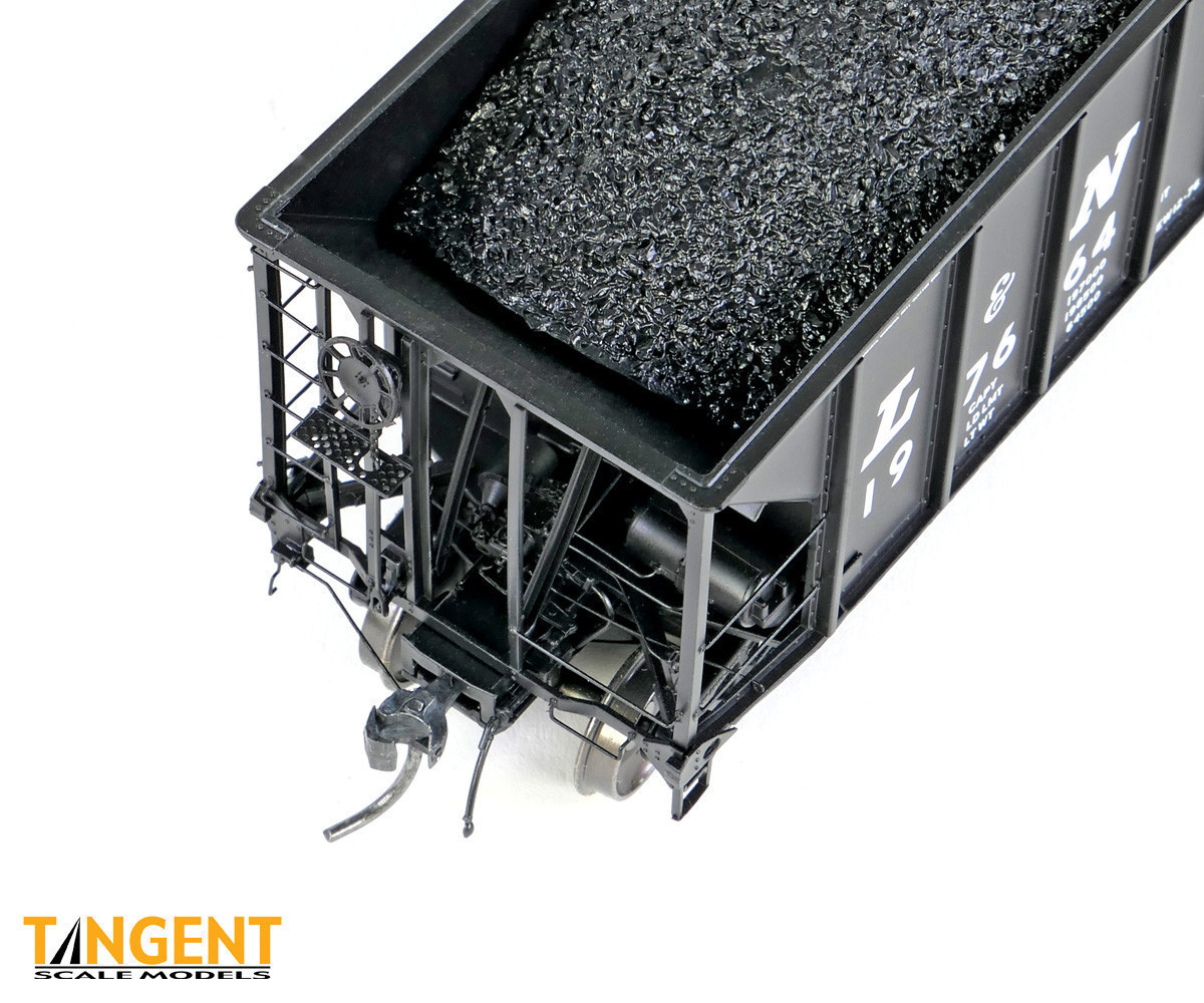 Tangent Scale Models HO 32016-16 Bethlehem Steel 3350CuFt Quad Coal Hopper Louisville & Nashville 'Delivery White Slant 1976' LN #197471