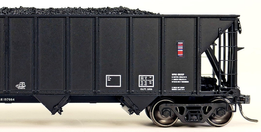 Tangent Scale Models HO 32016-22 Bethlehem Steel 3350CuFt Quad Coal Hopper Louisville & Nashville 'Delivery White Slant 1976' LN #197631