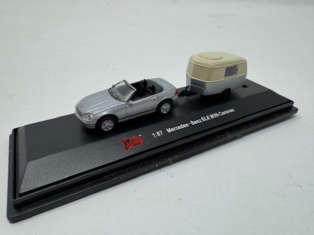Malibu Internation Ltd HO Porsche Boxster Cabrio with Caravan Trailer - Silver