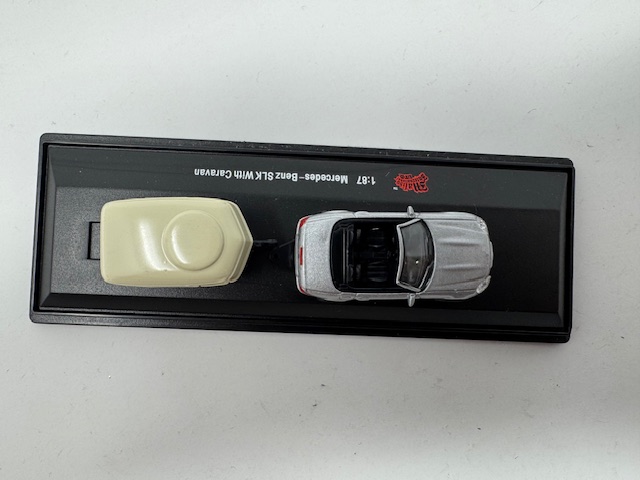 Malibu Internation Ltd HO Porsche Boxster Cabrio with Caravan Trailer - Silver