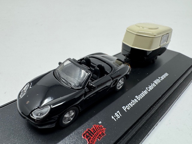 Malibu Internation Ltd HO Porsche Boxster Cabrio with Caravan Trailer - Black