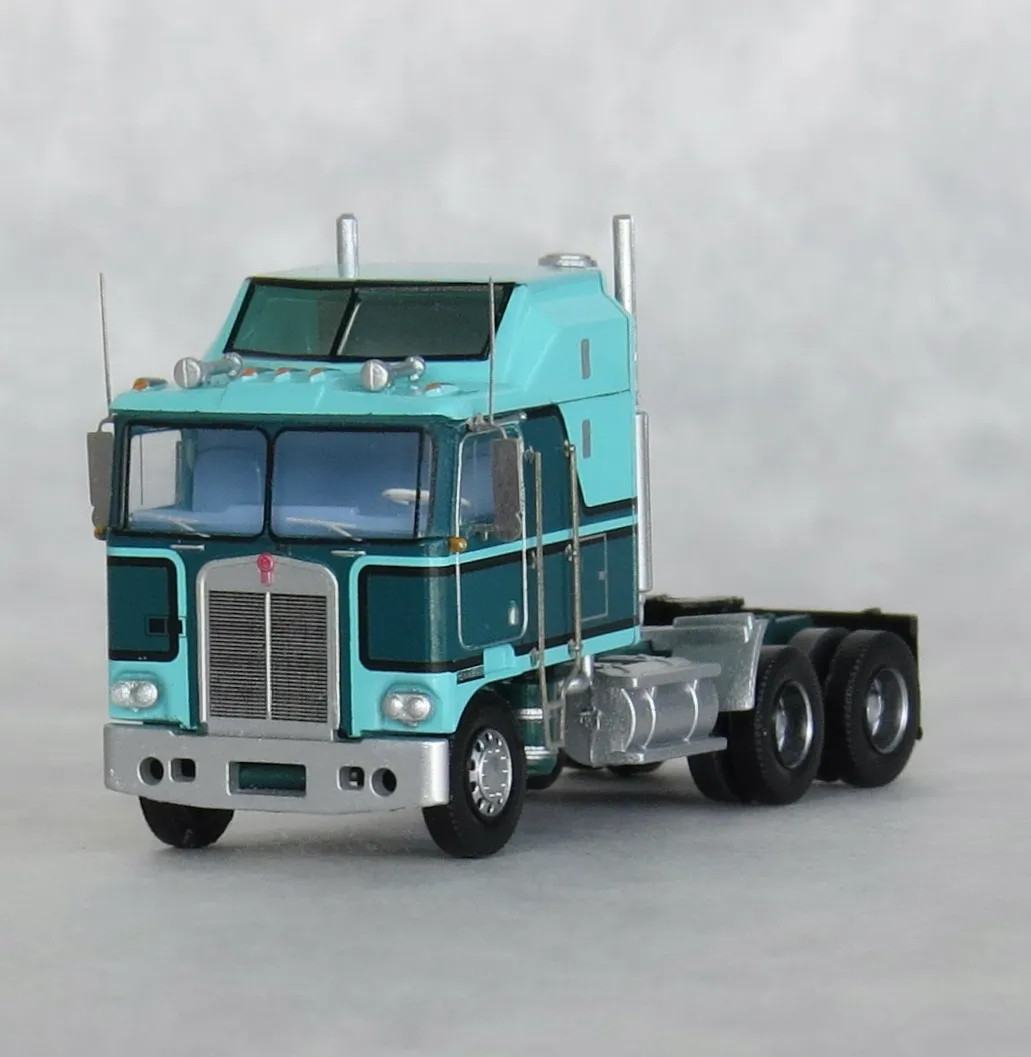 Trainworx N 41064 Kenworth K100 Tractor w/Aerodyne Sleeper Cab Potomac Green and Green