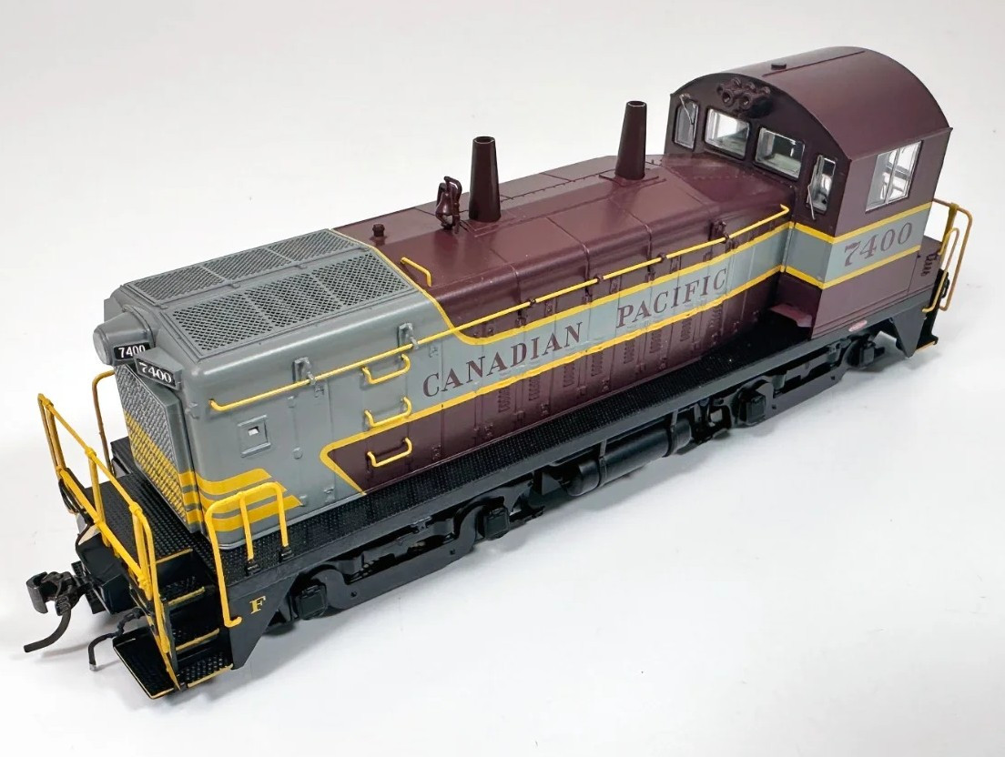 Rapido Trains Inc HO 27076 DCC Ready EMD SW9 Locomotive Canadian Pacific 'Block Scheme' CP #7403