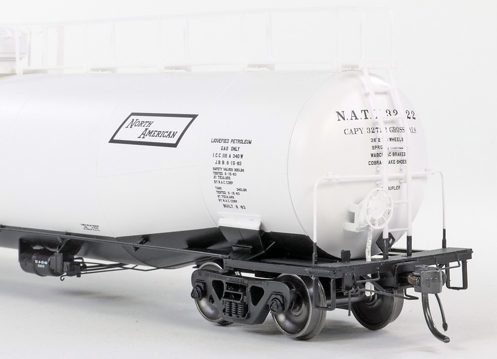 Tangent Scale Models HO 31160-01 NACC 1963 Design 33,000 Gallon Dual Diameter LPG/AA Tank Car NATX 'White Lease Delivery 1963' NATX #32017
