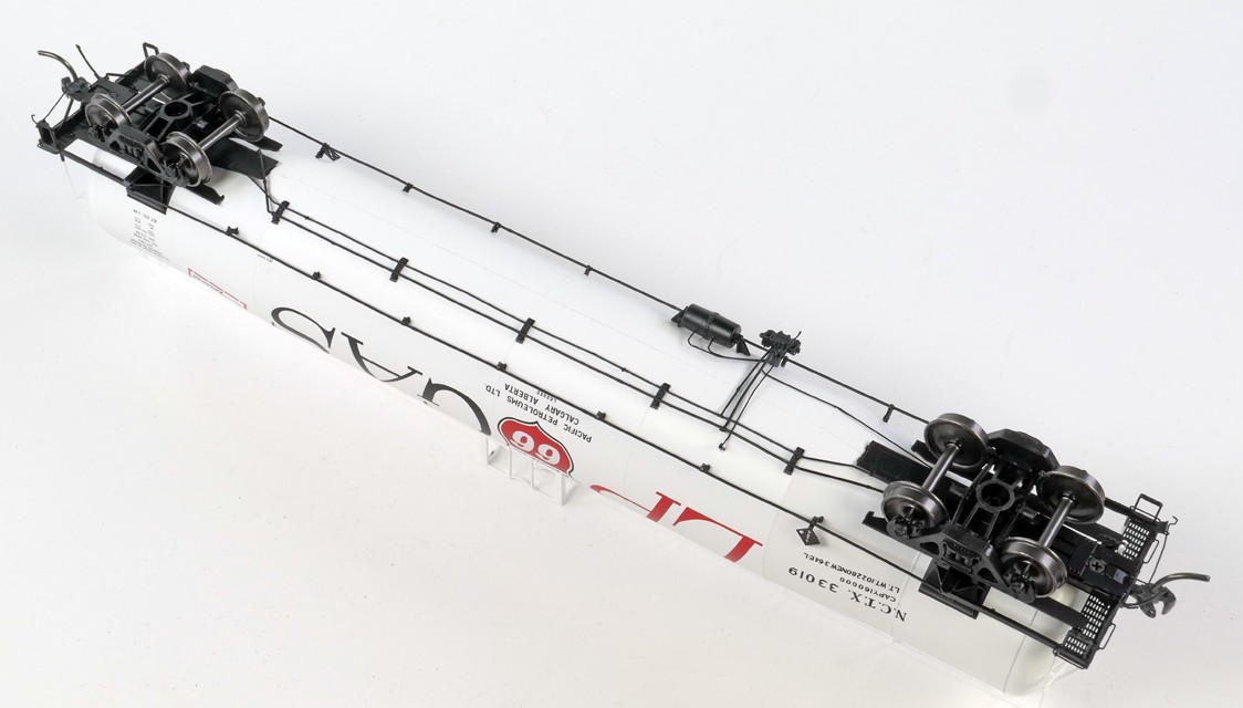 Tangent Scale Models HO 31161-01 NACC 1963 Design 33,000 Gallon Dual Diameter LPG/AA Tank Car NCTX 'Pacific 66 Calgary AB 1964' NCTX #33013