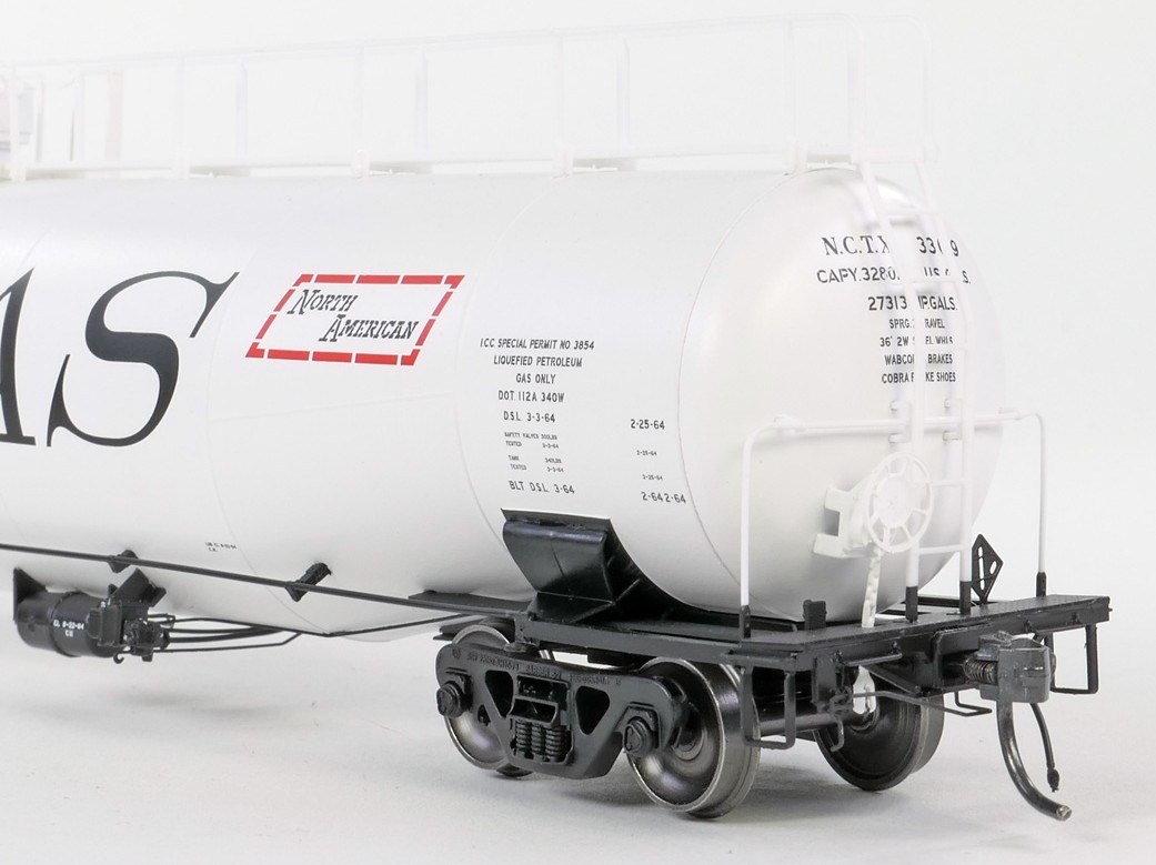 Tangent Scale Models HO 31161-03 NACC 1963 Design 33,000 Gallon Dual Diameter LPG/AA Tank Car NCTX 'Pacific 66 Calgary AB 1964' NCTX #33020