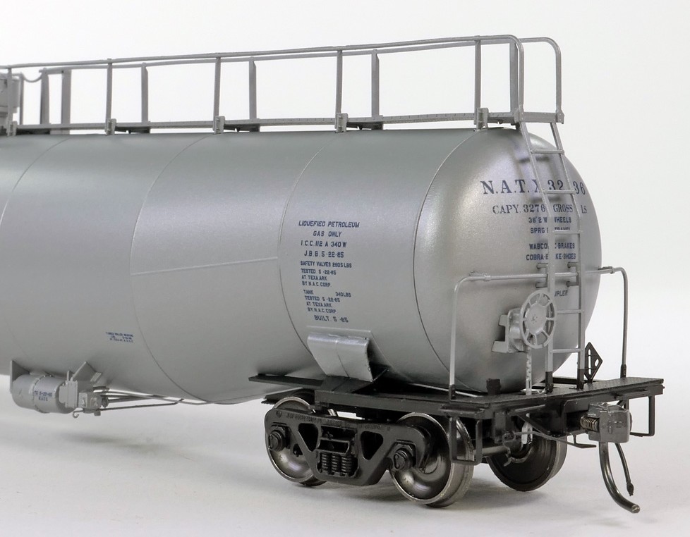 Tangent Scale Models HO 31162-03 NACC 1963 Design 33,000 Gallon Dual Diameter LPG/AA Tank Car NATX 'Murphy SPUR Delivery 1965' NATX #32141