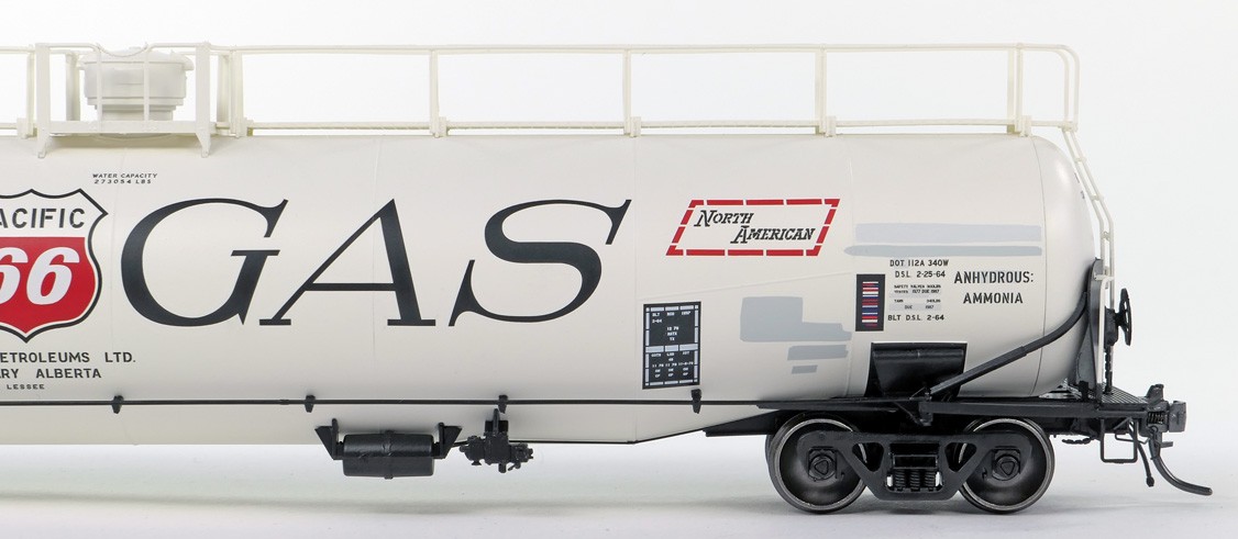 Tangent Scale Models HO 31163-01 NACC 1963 Design 33,000 Gallon Dual Diameter LPG/AA Tank Car NCTX 'Pacific 66 Calgary AB 1979+' NCTX #33015