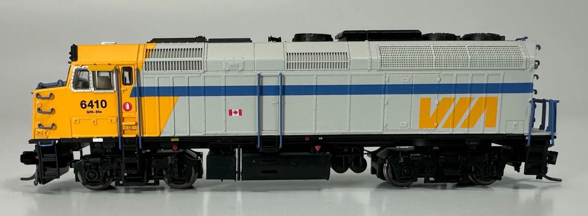 Rapido Trains Inc N 580010 DCC Ready F40PH-2D Locomotive VIA Rail 'Original Scheme' VIA #6403