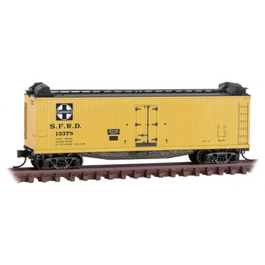 Micro-Trains Line #04900090 Rd #212 40' Double Sheathed Wood Reefer Cincinnati 