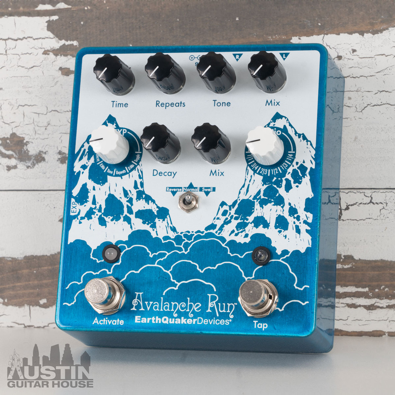 Earthquaker Devices Avalanche Run v2 - Austin Guitar House