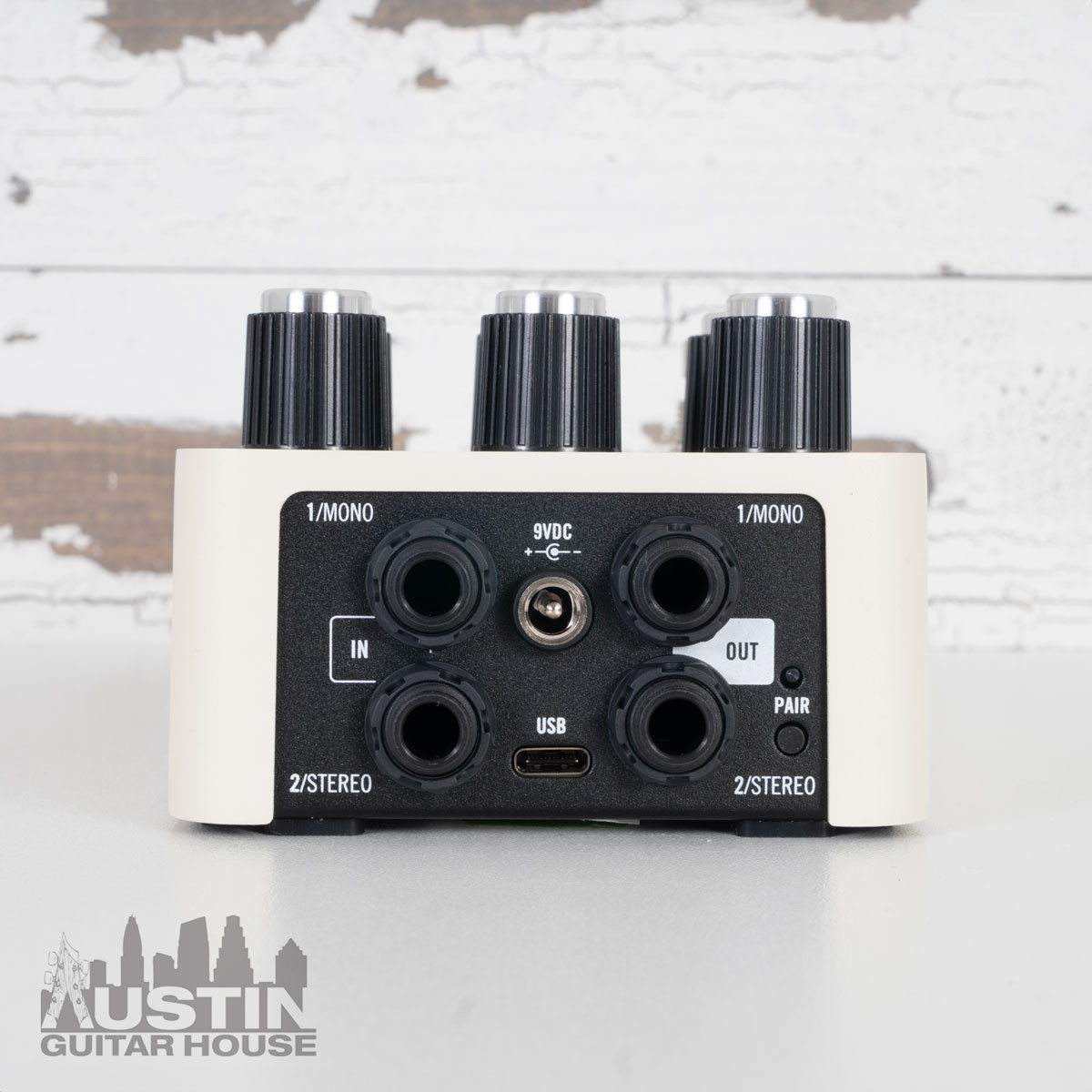 UAFX Astra Modulation Machine