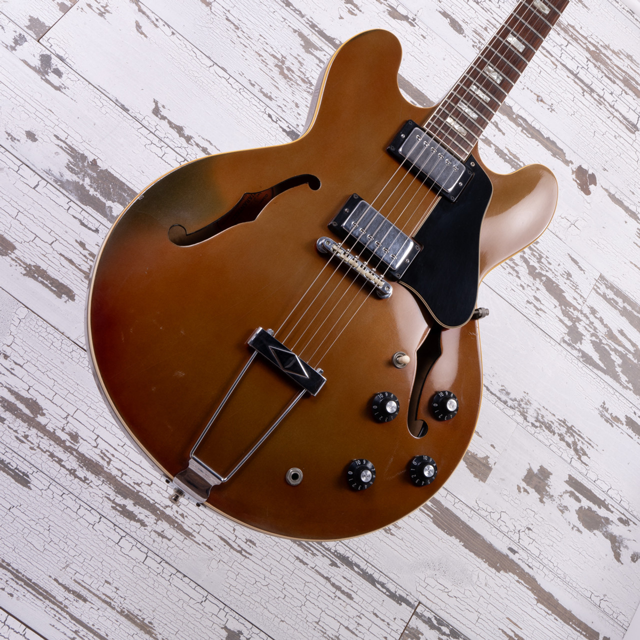 Gibson ES-335 vintagアップグレード Gibson ES-335 Vintage Burst - Guitar Guys