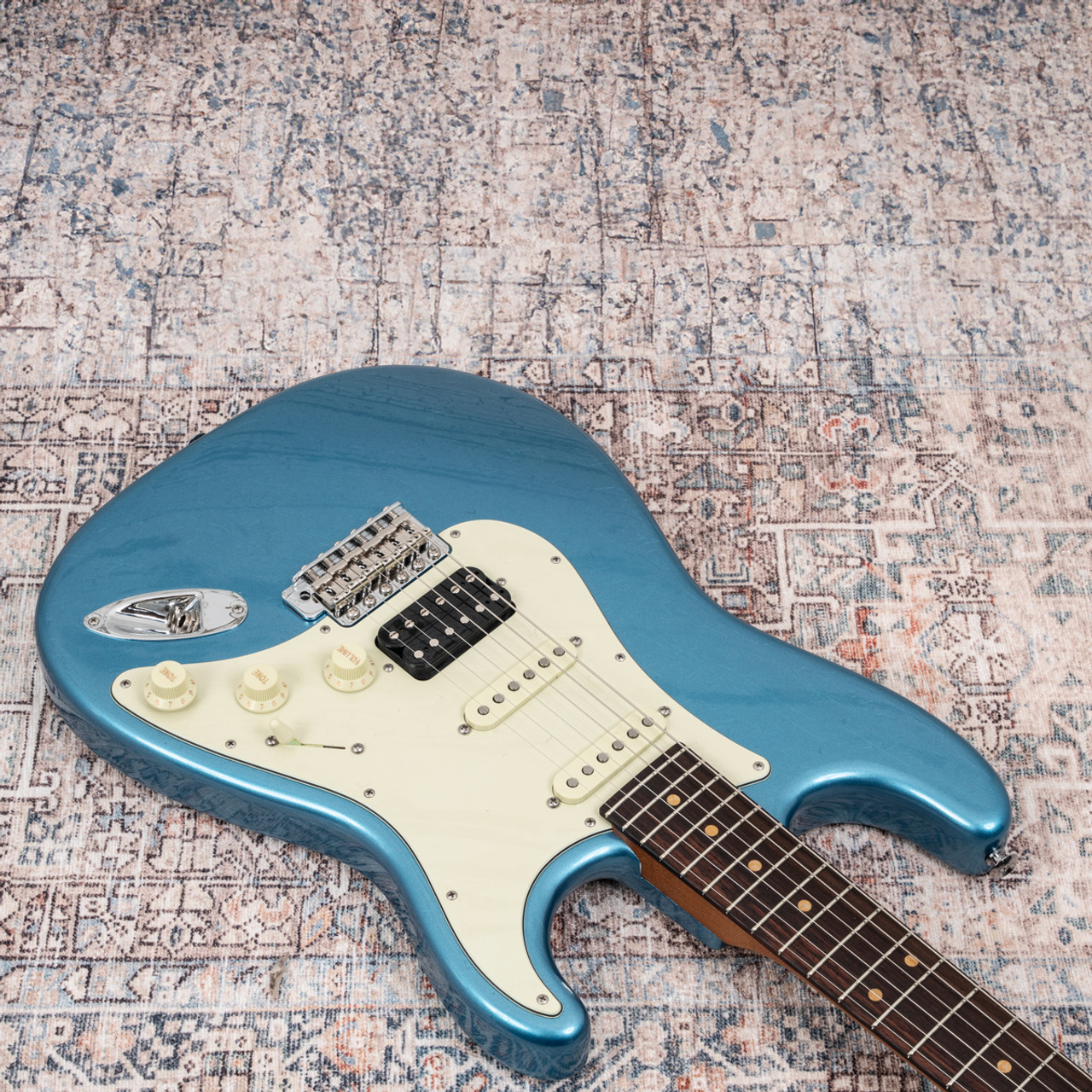 ギター Suhr Classic Pro SSH Lake Placid Blue AGH | Suhr Classic S Vintage Limited Edition Lake Placid