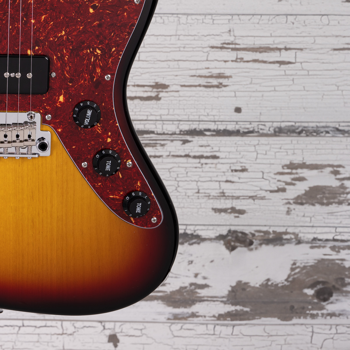 AGH | Suhr Classic JM - 3-Tone Sunburst w/S90 Pickups and Tremolo