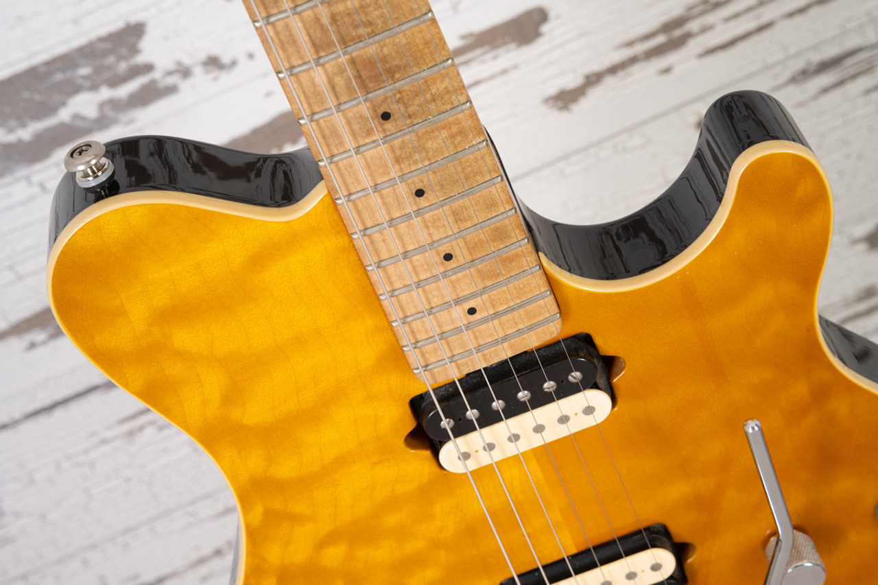 AGH | Ernie Ball / Music Man Axis - Quilt Maple, Translucent