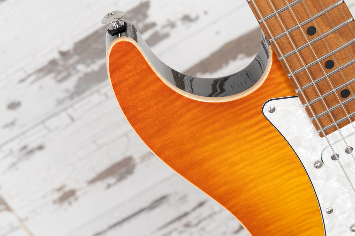 AGH | Suhr Standard Plus - Honey Amber Burst, Roasted Maple Neck
