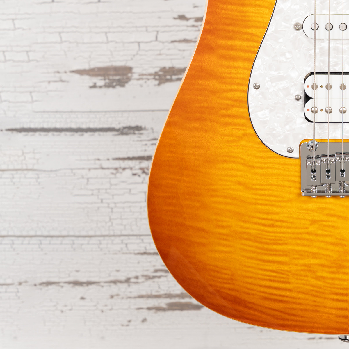 AGH | Suhr Standard Plus - Honey Amber Burst, Roasted Maple Neck