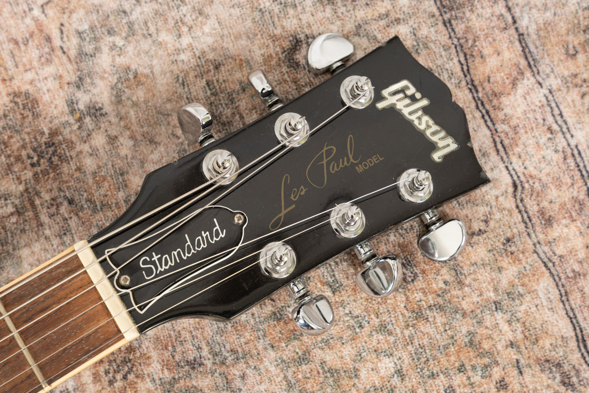 AGH | 1999 Gibson Les Paul Standard - Ebony w/ Bigsby (Used)