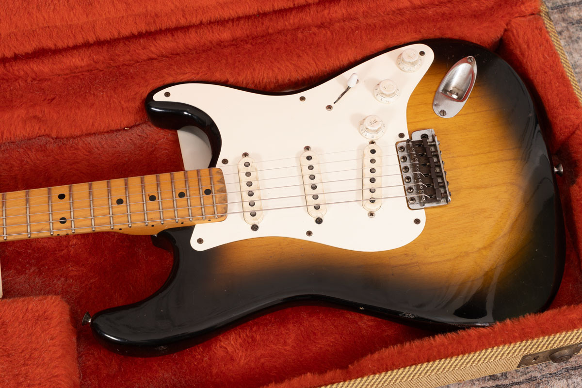 1955 Fender Stratocaster - 2-Tone Sunburst - Refinished (Vintage)