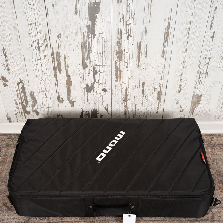 Mono Large Pedal Board Pro V2 w/ Padded Carrying Bag (Used)