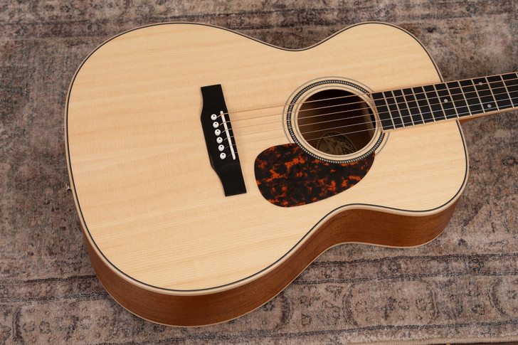 Larrivee OM-03 - Mahogany Back and Sides