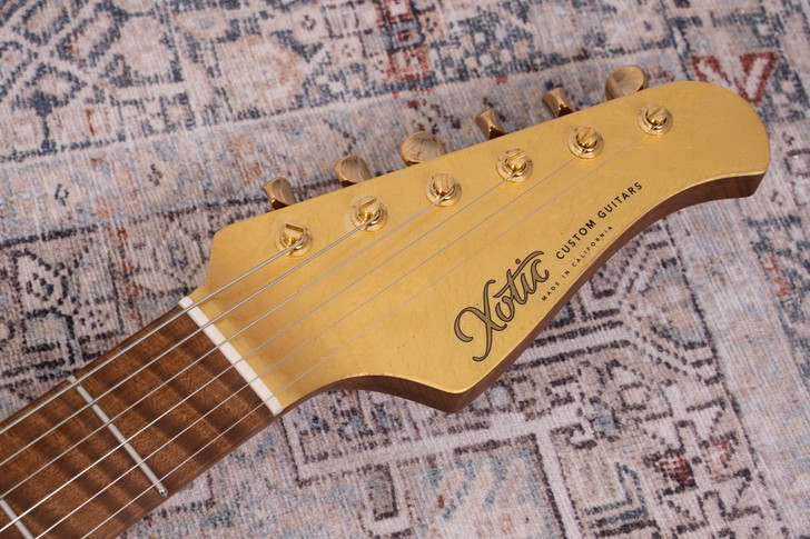 Xotic XSC-1 Gold Leaf, Master Grade Roasted Flame Maple