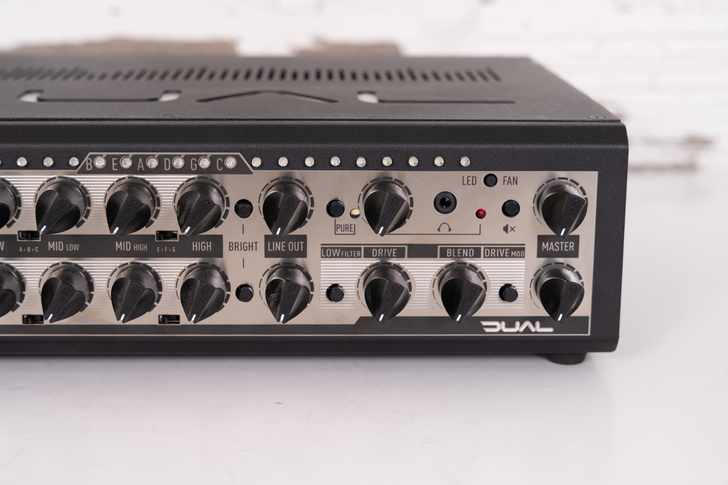 GR Bass Dual 800 Bass Head with Footswitch (Used)