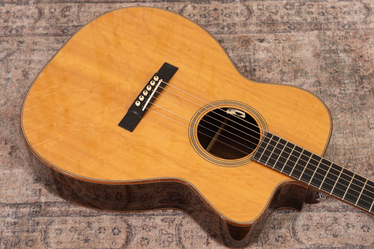 Bourgeois OMC - Cutaway, Bear Claw Sitka Top (Used)