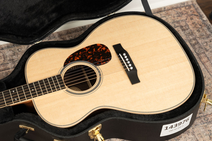 Larrivee OM-40R - Rosewood Back and Sides