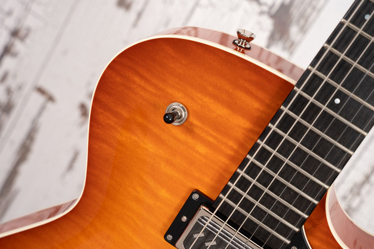 Collings 620 SM LC - Ice Tea Sunburst, Righteous Sound Pickups, Bigsby Vibrato