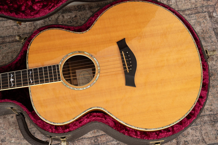 1998 Taylor W-15 Jumbo - Walnut Back and Sides (Used)