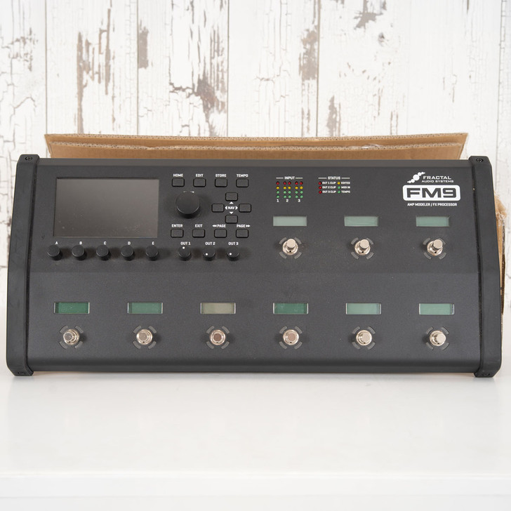 Fractal FM9 MkI Turbo Amp Modeler / FX Processor (Used)