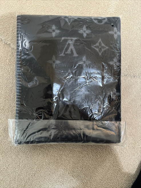 Louis Vuitton M76032 Monogram Eclipse Blanket – Brand New with Tags & Receipt