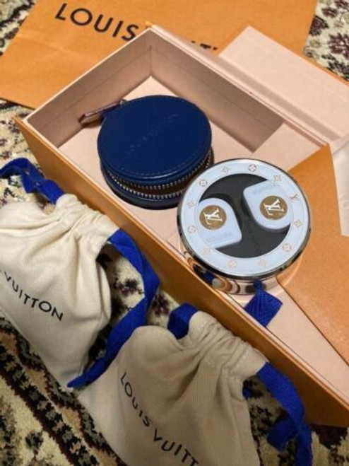 Authentic Louis Vuitton Whitegold Horizon Wireless Earbuds – Luxury Earphones with Signature LV Design