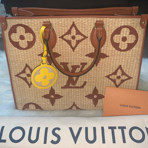 New LV OnTheGo MM Raffia Tote! Exquisite Tan Giant Monogram weave. Brand New w/ Receipt. Shop this authentic, must-have summer luxury bag