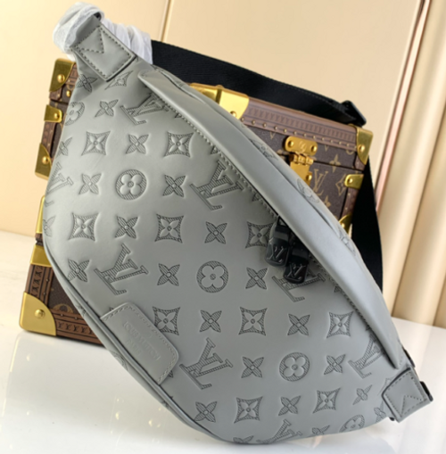 Louis Vuitton Discovery Bumbag PM in anthracite Monogram Shadow calf leather with black hardware and adjustable strap
