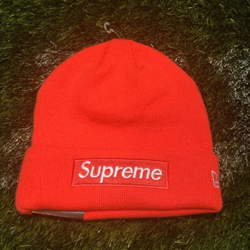 Elevate your winter fashion with the Supreme Box Logo Beanie FW18 in Bright Coral. Limited stock - secure yours for a stylish and cozy season