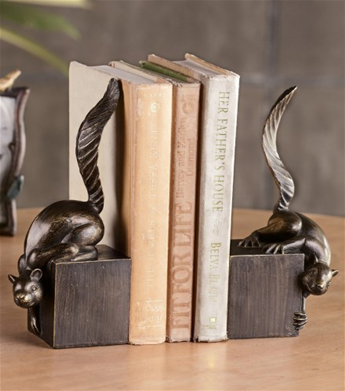 Squirrels in Aged Bronze Finish Bookends