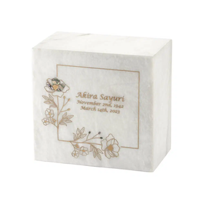 Monumental Memorials Wild Flower White/Gold, Large/Adult