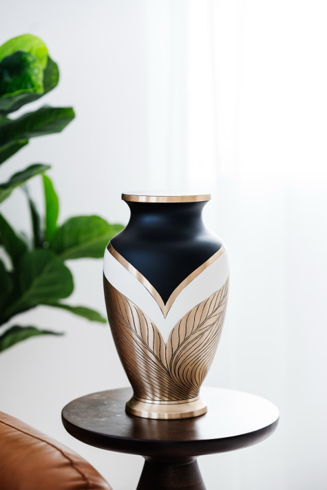 Regal Onyx, Large/Adult