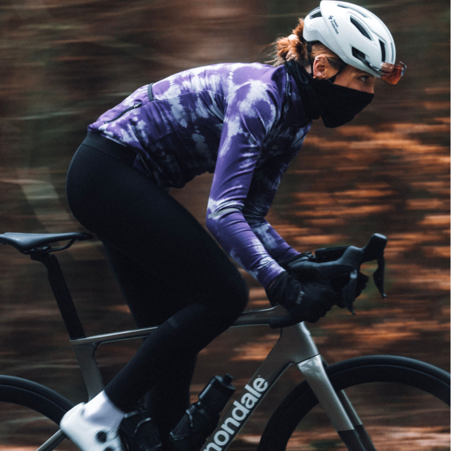 A lifestyle image of the Progress Thermo Jersey Womens being used.