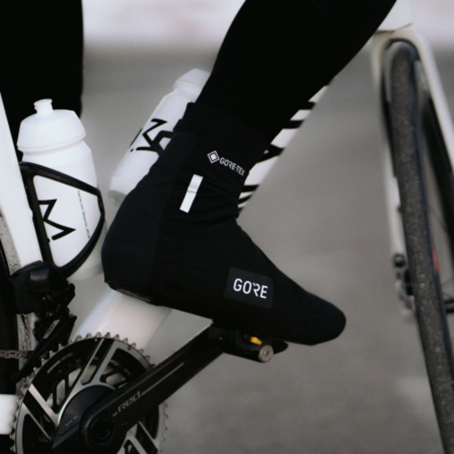 GORE サーモ　オーバーシューズ WINDSTOPPER® Thermo Overshoes | GOREWEAR US