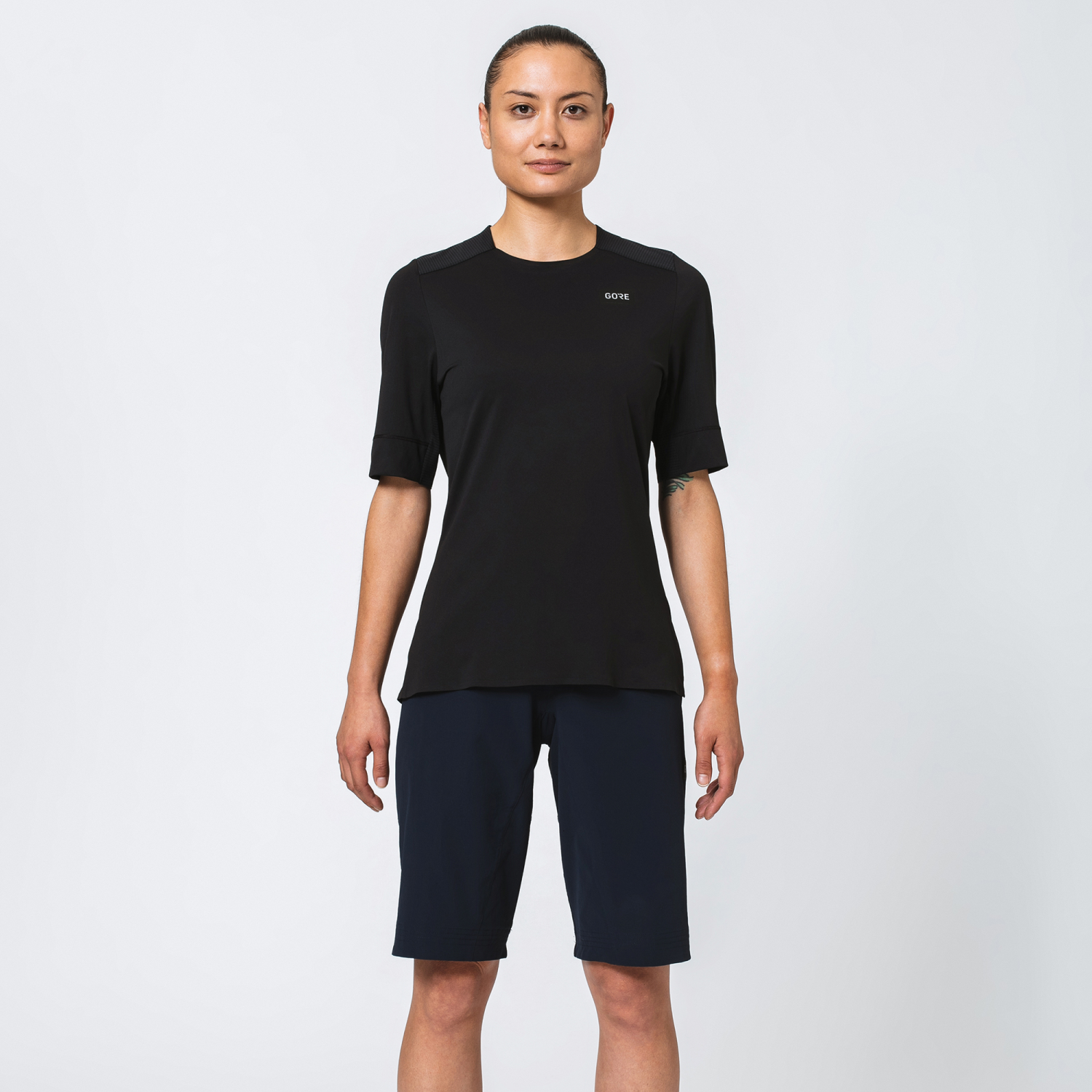 A product model is wearing the TrailKPR Jersey Womens in size Small and is 172 cm / 5'7'' and weighs 58 kg / 127 lbs.