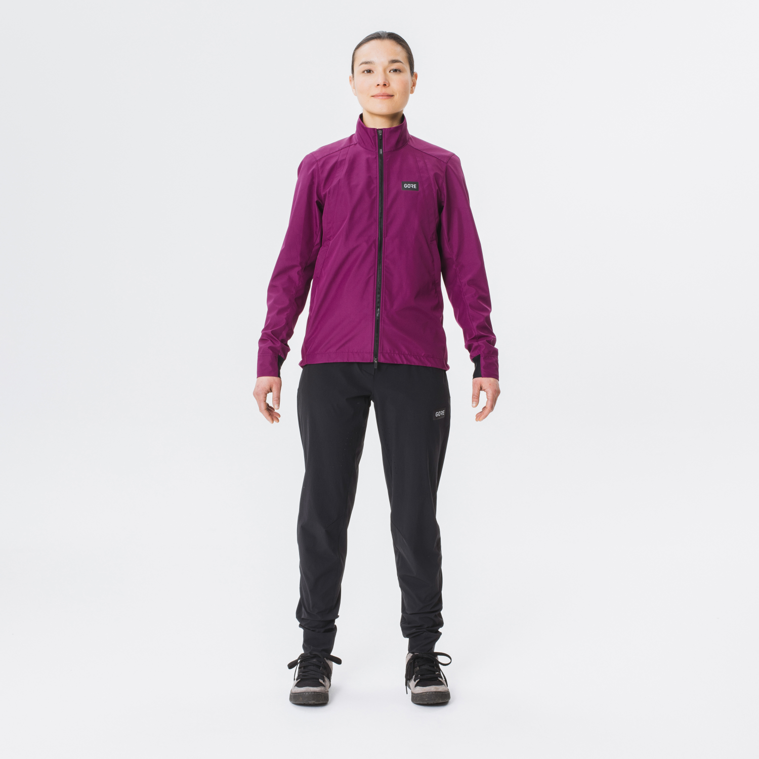 A product model is wearing the Everyday WINDSTOPPER® Jacket Womens in size Small and is 172 cm / 5'7'' and weighs 57 kg / 125 lbs.