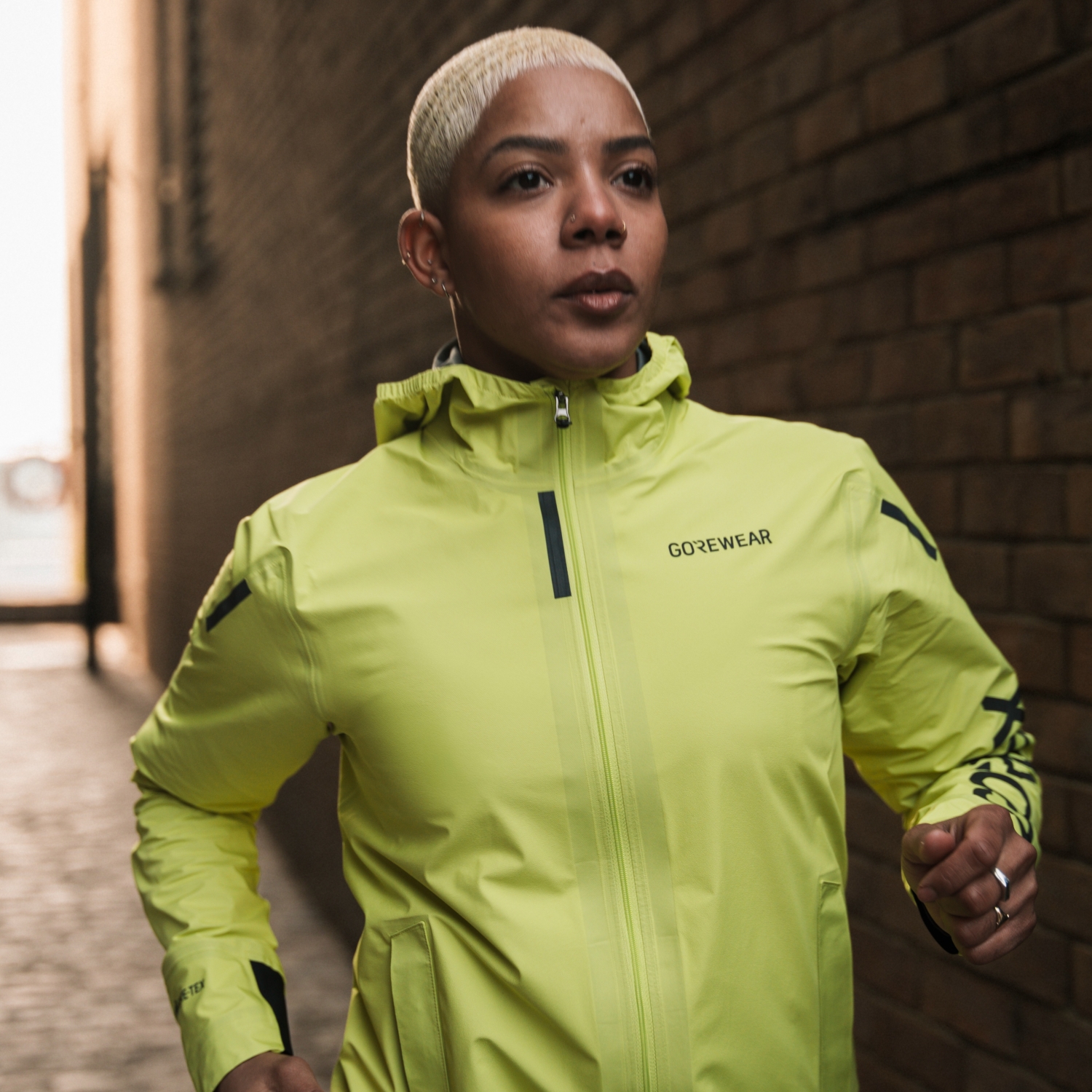 CONCURVE LE4 GORE-TEX Jacket Sleeve Logo Womens