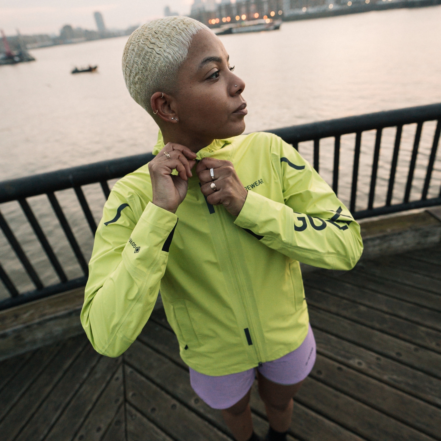 CONCURVE LE4 GORE-TEX Jacket Sleeve Logo Womens