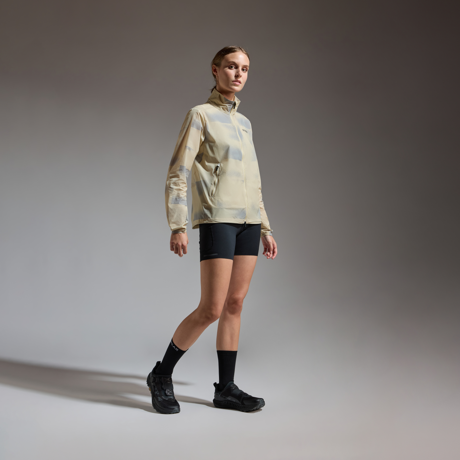 CONCURVE Cloud Windbreaker Womens