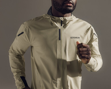 GOREWEAR CONCURVE LE4 GORE-TEX Running Jacket Sleeve Logo Men's in Lab Graphite | XS | Slim fit | Waterproof