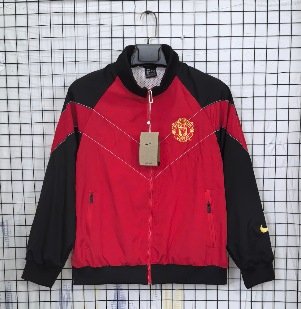 Manchester United Retro 2006/07 Windbreaker Red